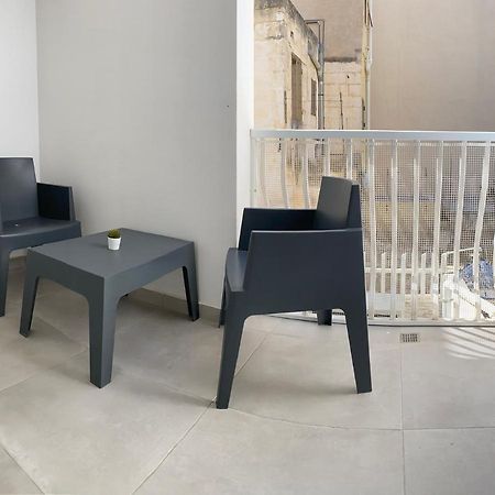 Seaside Apartment In Gzira Buitenkant foto