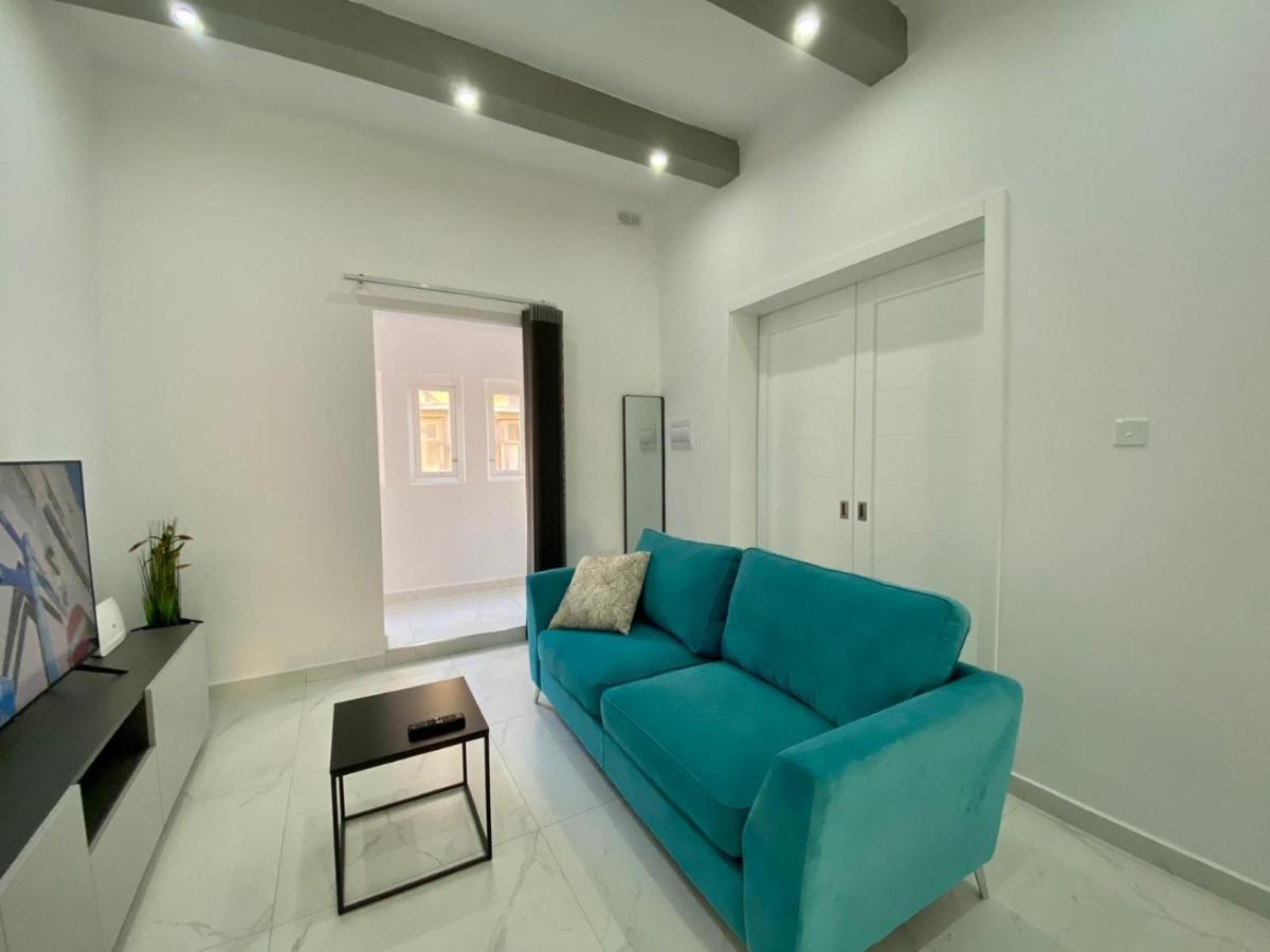 Seaside Apartment In Gzira Buitenkant foto